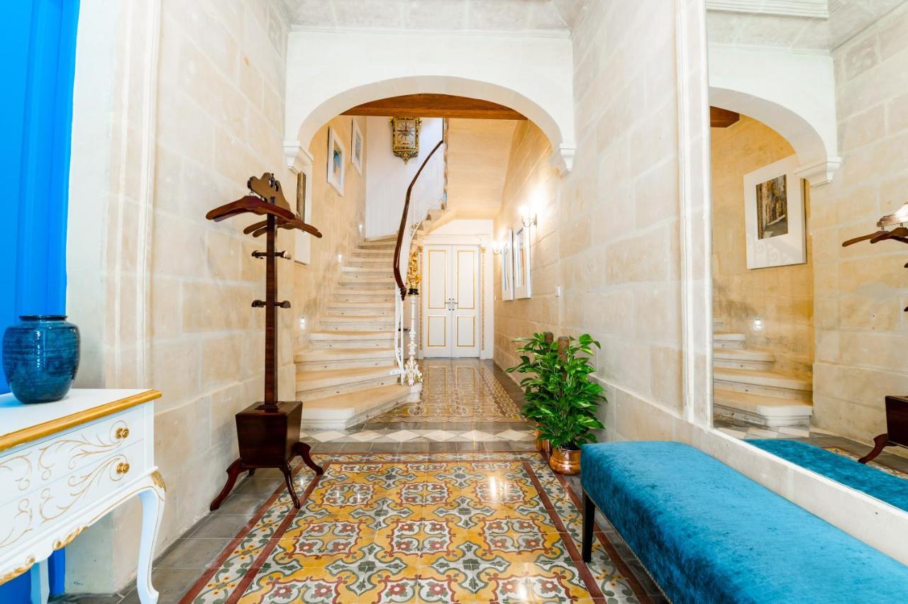 Monreal Boutique Townhouse - R024Rm5 Hotel Paola Bagian luar foto