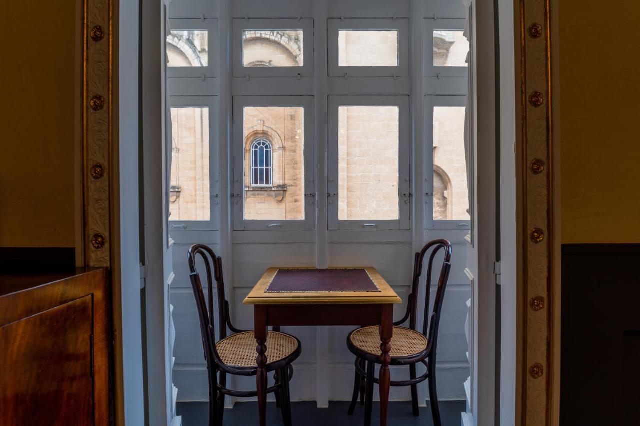Monreal Boutique Townhouse - R024Rm5 Hotel Paola Bagian luar foto